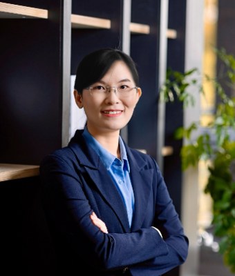 Trinh Pham headshot